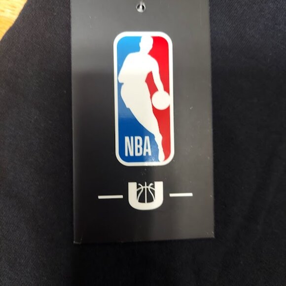 New York Knicks NBA Men's Med T Shirt Black Blue Orange Rare Find New - Picture 10 of 12